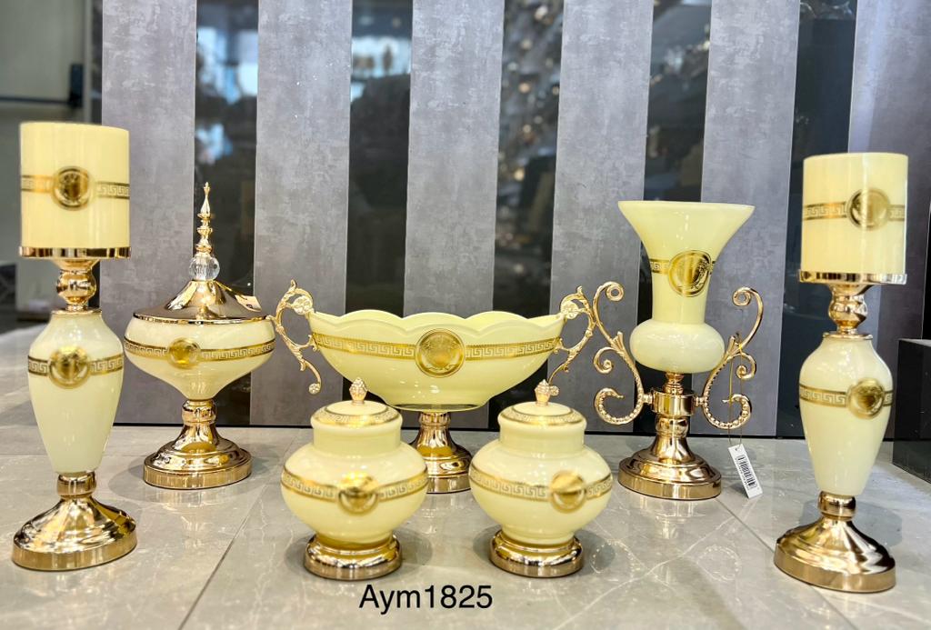 AYM1825